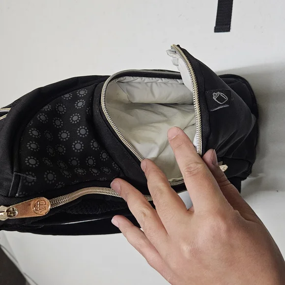 Fisher-Price Black Baby Bag with Elegant Gray Lining - Picture 4 of 4